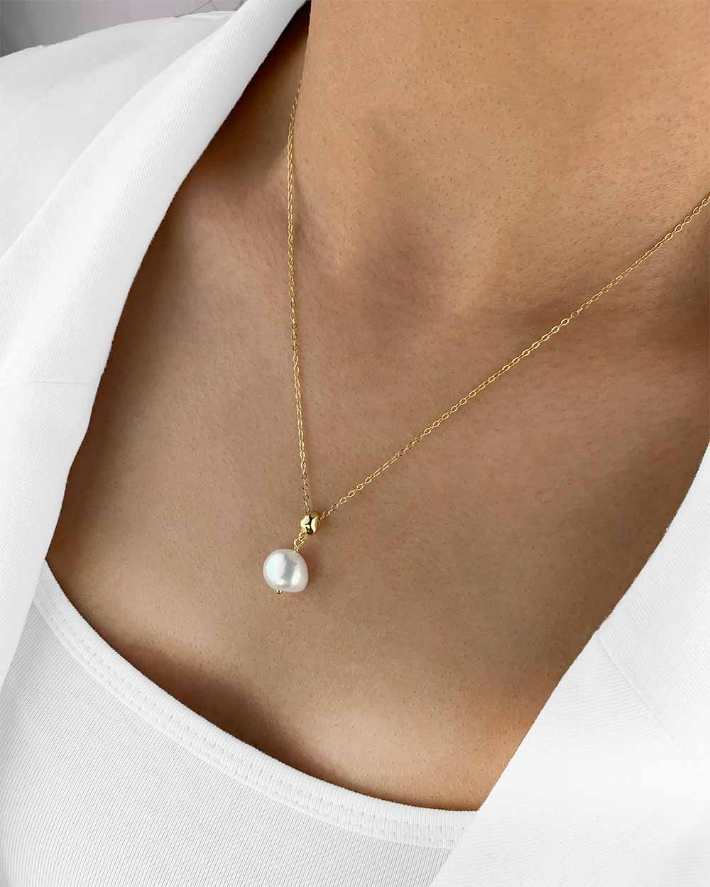 Damen Halskette Silber 925 vergoldet Anhänger 'Talina', Silberkette Perlenanhänger Kette mit einer Perle Barock Perlenkette 1 Süßwasserzuchtperle weiß