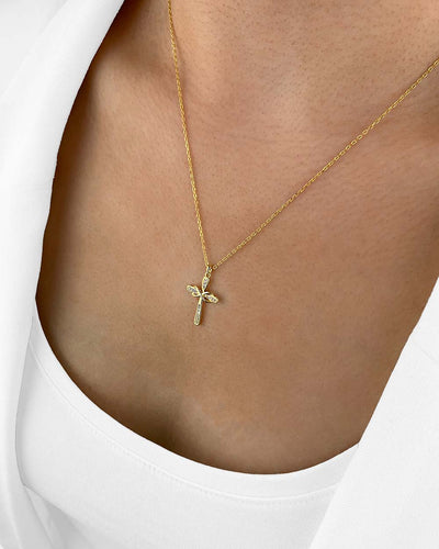 Damen Halskette Silber 925 vergoldet Anhänger Kreuz + Kristalle 'Theodora', filigrane Silberkette goldener Kreuzanhänger, dünne Kreuzkette mit Steinen