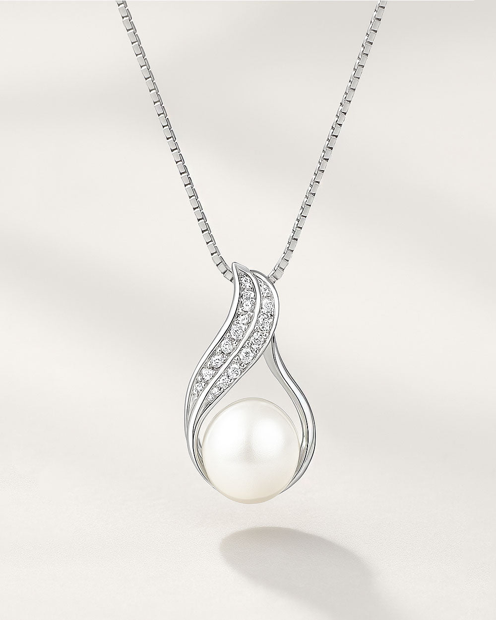 DANIEL CLIFFORD „Dalia“ Damen Halskette Silber 925 Anhänger Perle Süßwasserzucht Zirkonia Kristalle, 45cm Silberkette Perlenanhänger Sterlingsilber
