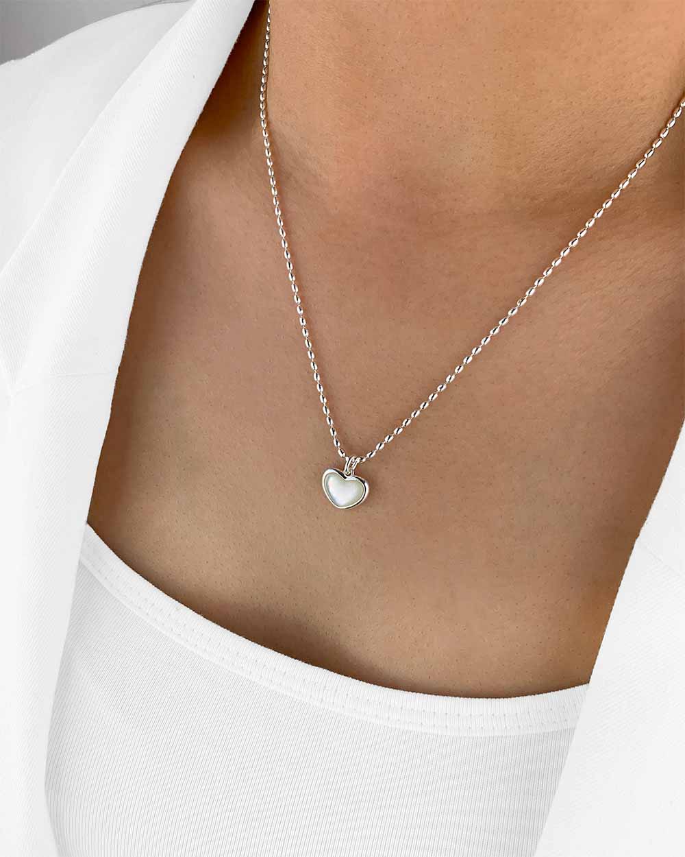 Damen Halskette Silber 925 Herz Anhänger Silberperlen Perlmutt weiß 'Angelie', filigrane Silberkette Herzanhänger, Kugelkette Sterlingsilber Herzkette