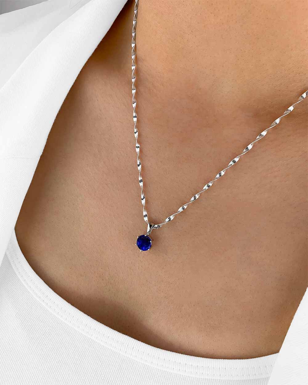 Damen Halskette Silber 925 Anhänger Kristall blau 'Mirielle', filigrane Silberkette Kristallanhänger gedrehte Kette kleiner Stein Frauen Kristallkette