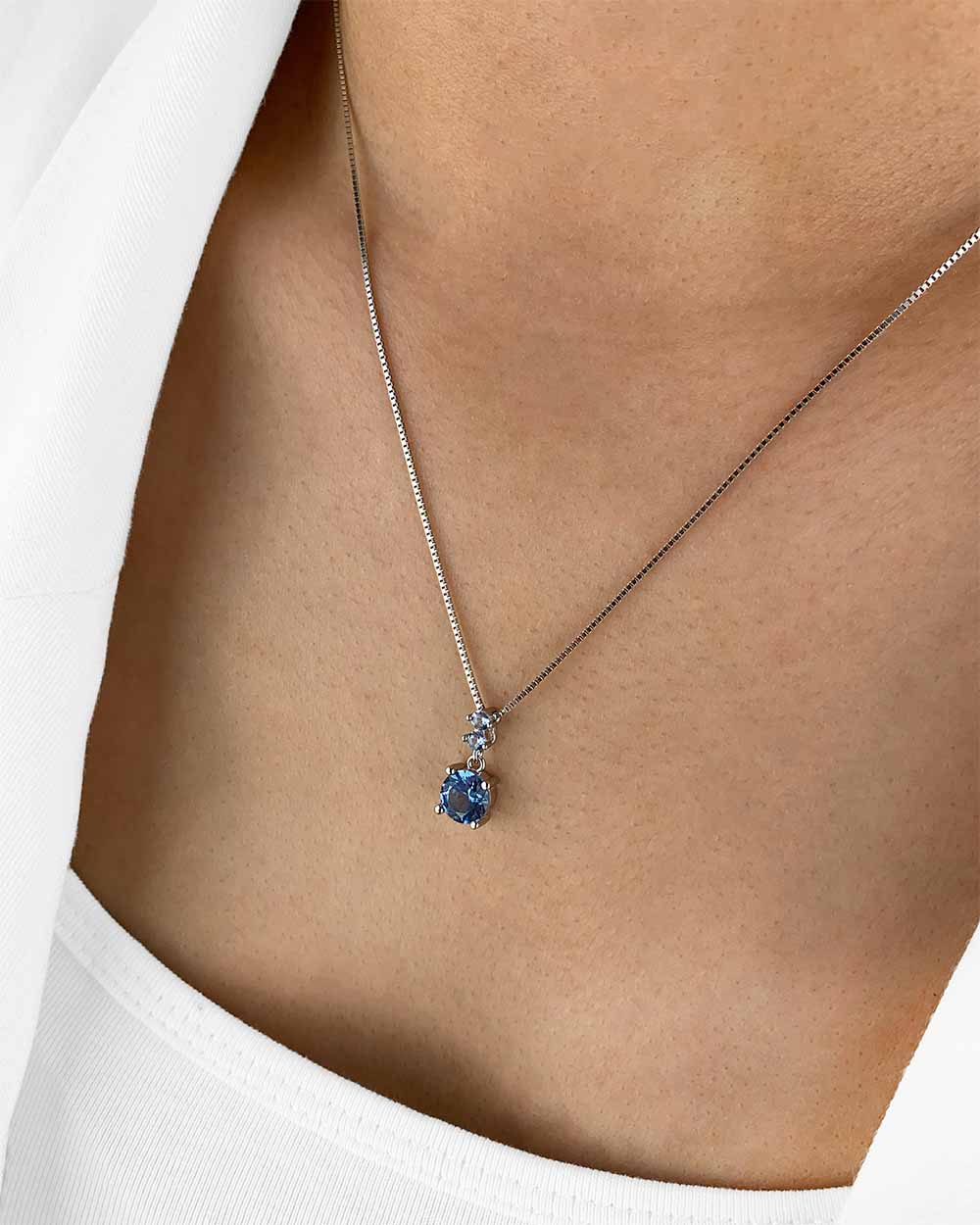 Damen Halskette Silber 925 Anhänger Kristall blau 'Maris', filigrane Silberkette Kristallanhänger, dünne Kette blauer Stein rund echt Sterlingsilber