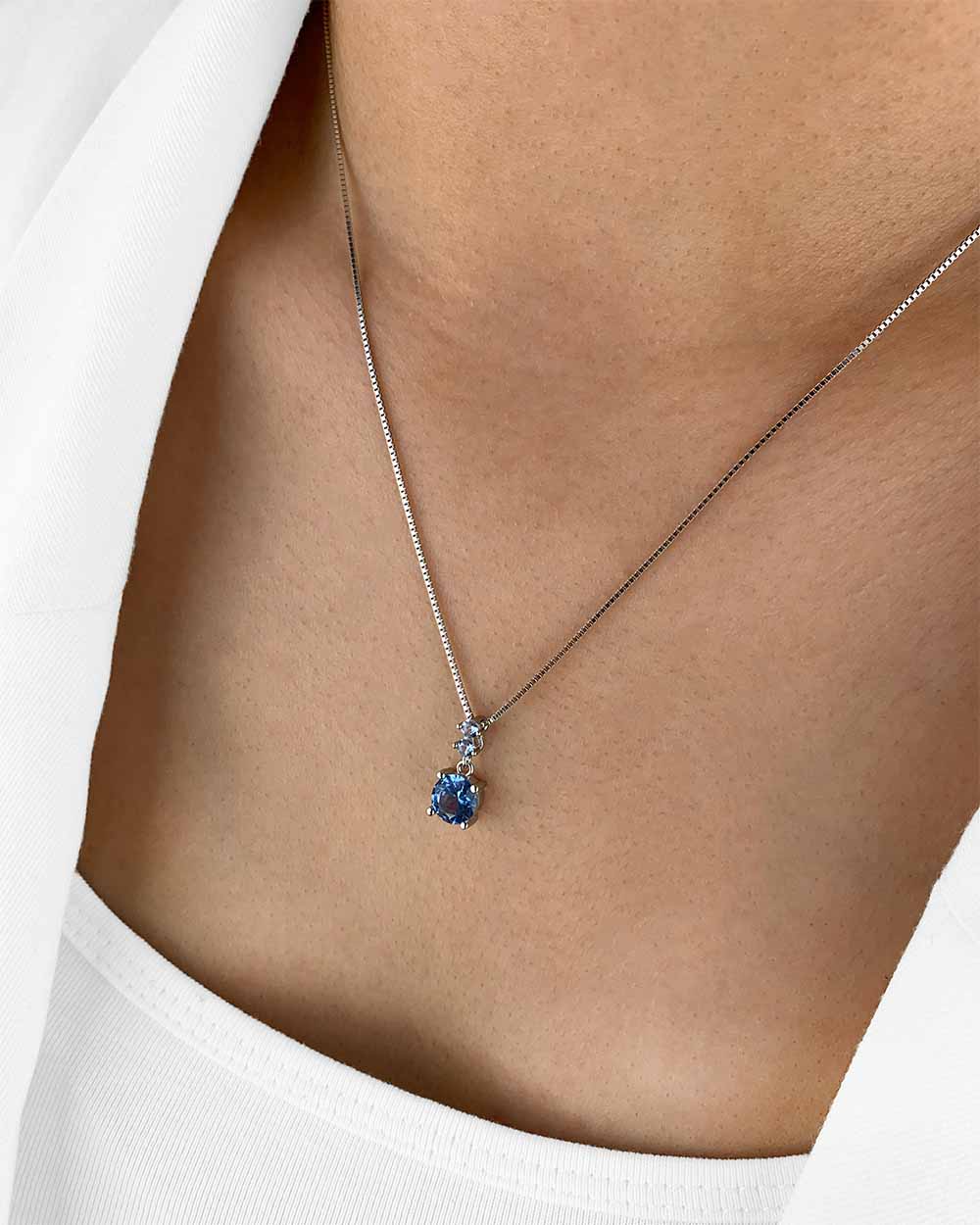 Damen Halskette Silber 925 Anhänger Kristall blau 'Maris', filigrane Silberkette Kristallanhänger, dünne Kette blauer Stein rund echt Sterlingsilber