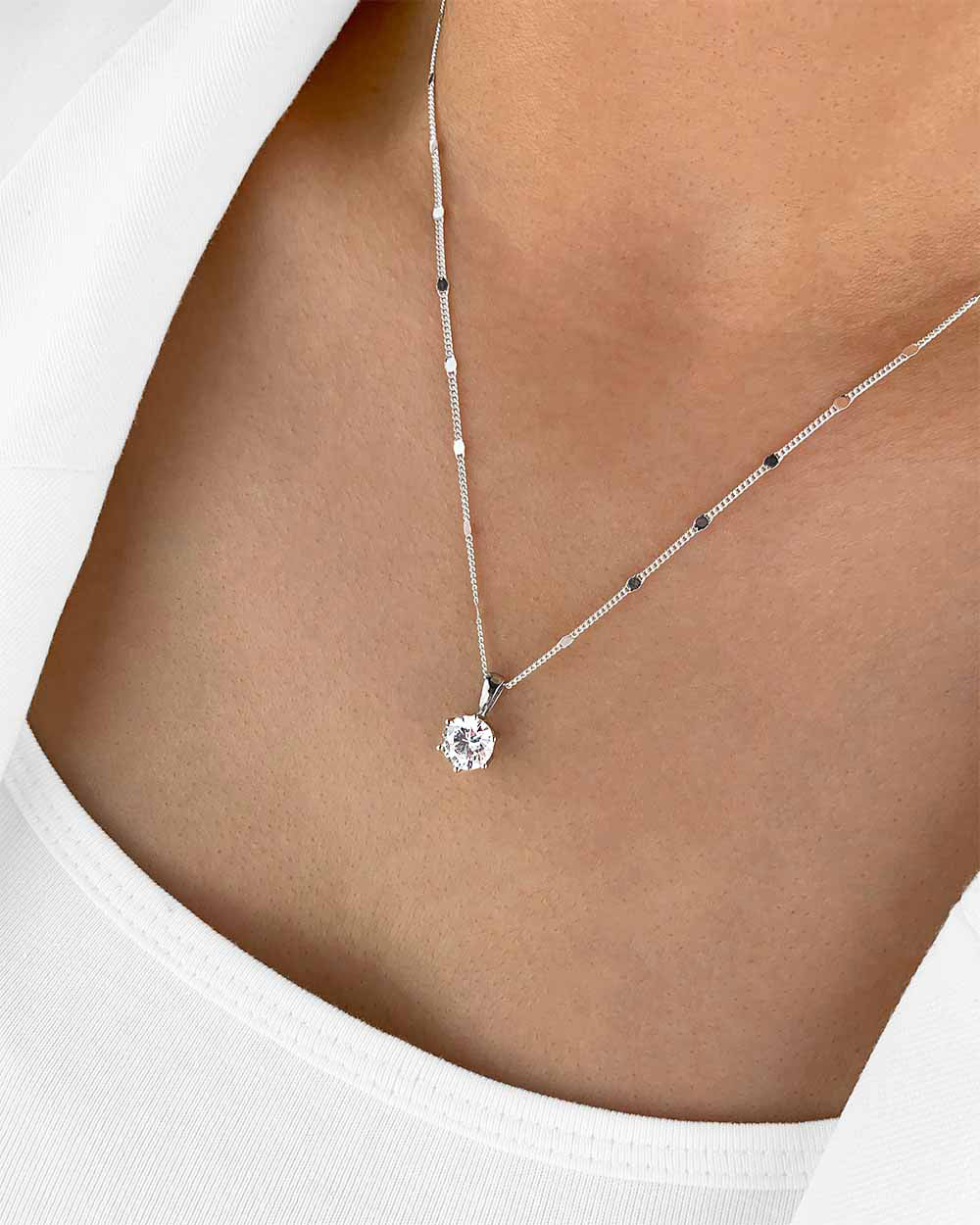 Damen Halskette Silber 925 Anhänger Kristall weiß 'Marianne', filigrane Silberkette Kristallanhänger dünne Kette kleiner Stein Frauen Kristallkette