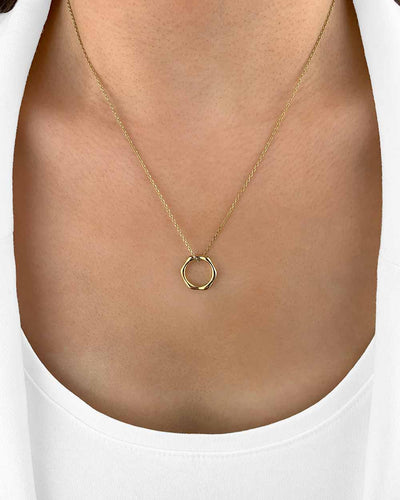 Damen Halskette Silber 925 vergoldet Anhänger Hexagon Sechseck 'Nelia', filigrane Silberkette + goldener Kreisanhänger Polygon, dünne Kette rund 