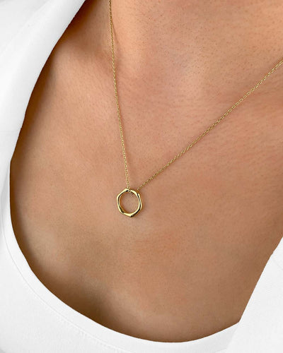 Damen Halskette Silber 925 vergoldet Anhänger Hexagon Sechseck 'Nelia', filigrane Silberkette + goldener Kreisanhänger Polygon, dünne Kette rund 