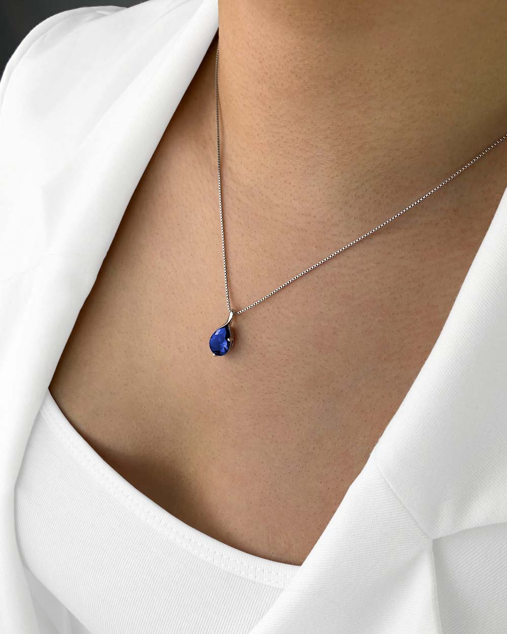 DANIEL CLIFFORD „Violette“ Damen Halskette Silber 925 Anhänger Kristall blau, 45cm filigrane Silberkette Kristallanhänger dünne Kette Stein königsblau
