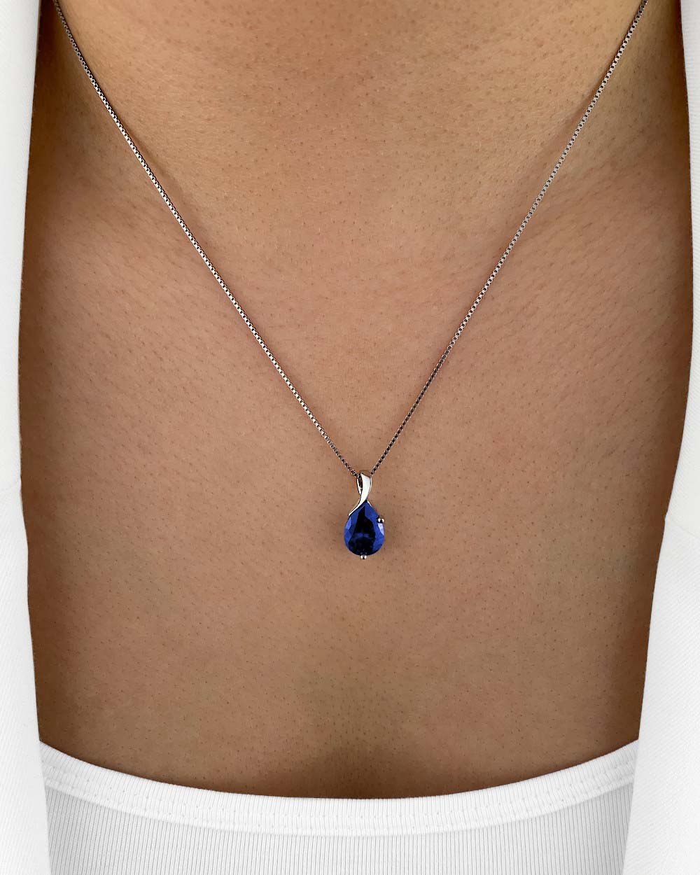 DANIEL CLIFFORD „Violette“ Damen Halskette Silber 925 Anhänger Kristall blau, 45cm filigrane Silberkette Kristallanhänger dünne Kette Stein königsblau