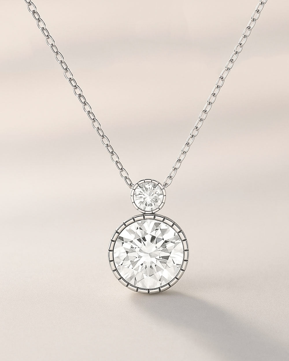 Damen Halskette Silber 925 Anhänger weißer Kristall 'Elea', 45cm dünne Silberkette Solitaire Anhänger rund Kette kleiner Stein weiß | Daniel Clifford 