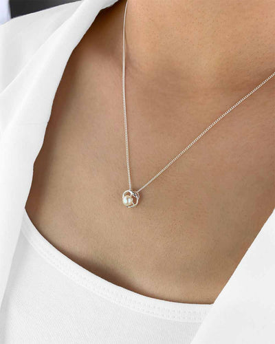 Damen Halskette Silber 925 Anhänger Perle 'Matilde', filigrane Silberkette mit einer Perle Perlenanhänger 1 Süßwasserzuchtperle echt Perlenkette weiß 