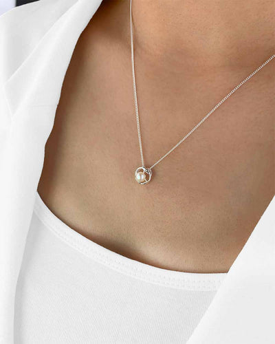Damen Halskette Silber 925 Anhänger Perle 'Matilde', filigrane Silberkette mit einer Perle Perlenanhänger 1 Süßwasserzuchtperle echt Perlenkette weiß 