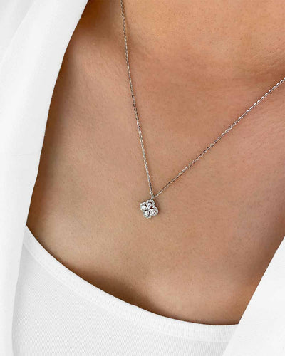 Damen Halskette Silber 925 Clover Anhänger Vierpass Kristall Steine 'Monique', filigrane Silberkette Kristallanhänger rundes Viereck Quatrefoil Kette