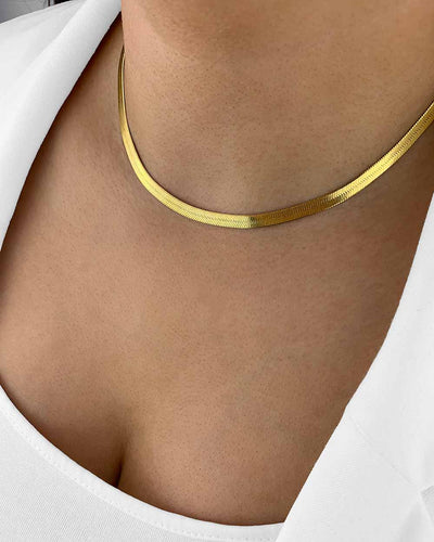 Damen Halskette 925 Silber vergoldet 18k 'Jasmine', 31cm – 40cm goldene Silberkette breit, Schlangenkette flache Fischgrätenkette Choker | Clifford 