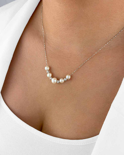 Damen Halskette Silber 925 Süßwasserzucht Perlen weiß 'Maisy', filigrane Silberkette Collier Perlencollier mit Silberkugeln Perlenkette Sterlingsilber