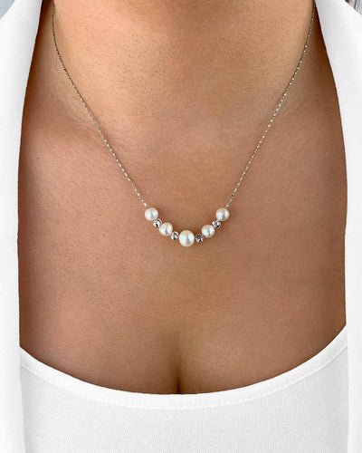 Damen Halskette Silber 925 Süßwasserzucht Perlen weiß 'Maisy', filigrane Silberkette Collier Perlencollier mit Silberkugeln Perlenkette Sterlingsilber