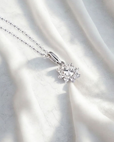 Damen Halskette Silber 925 Anhänger Blume Stern 'Gemma', filigrane Silberkette kleiner Blumenanhänger Kette dünne Blumenkette Steinchen Kristall