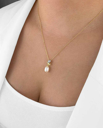 Damen Halskette Silber 925 vergoldet Anhänger Süßwasserzucht Perle Birne 'Amira', goldene Silberkette Perlenanhänger dünne Kette Kristall Blätter