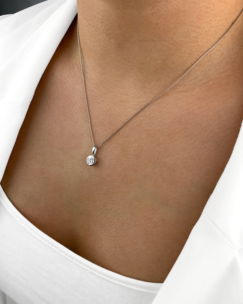 DANIEL CLIFFORD „Michelle“ Damen Halskette Silber 925 Anhänger Kristall Solitaire, 45cm rhodinierte Silberkette filigran Kette kleiner Stein schlicht