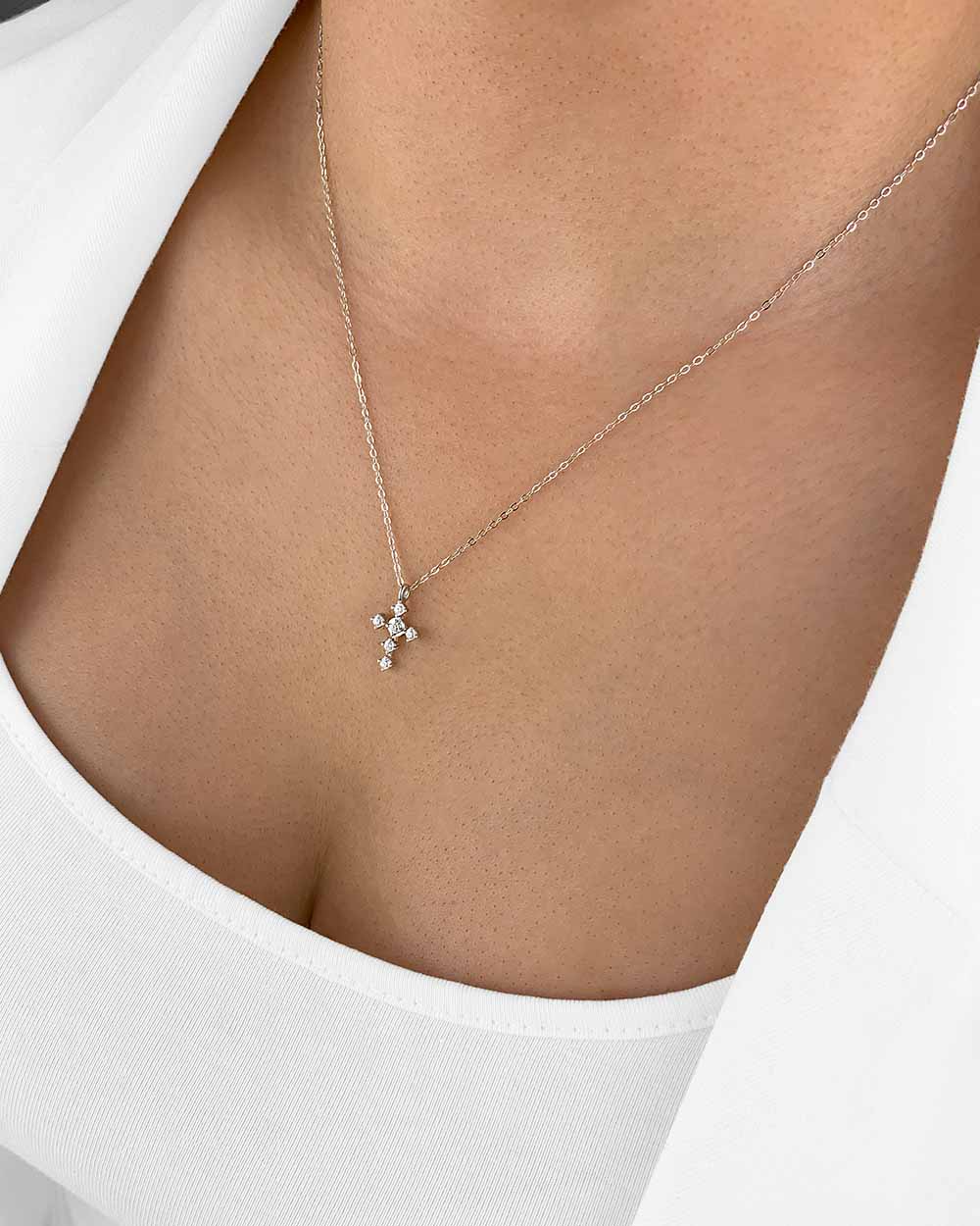Damen Halskette Silber 925 Anhänger Kreuz Kristall Kreuzkette 'Nina', filigrane Silberkette Kreuzanhänger klein Kristallanhänger Kette DANIEL CLIFFORD