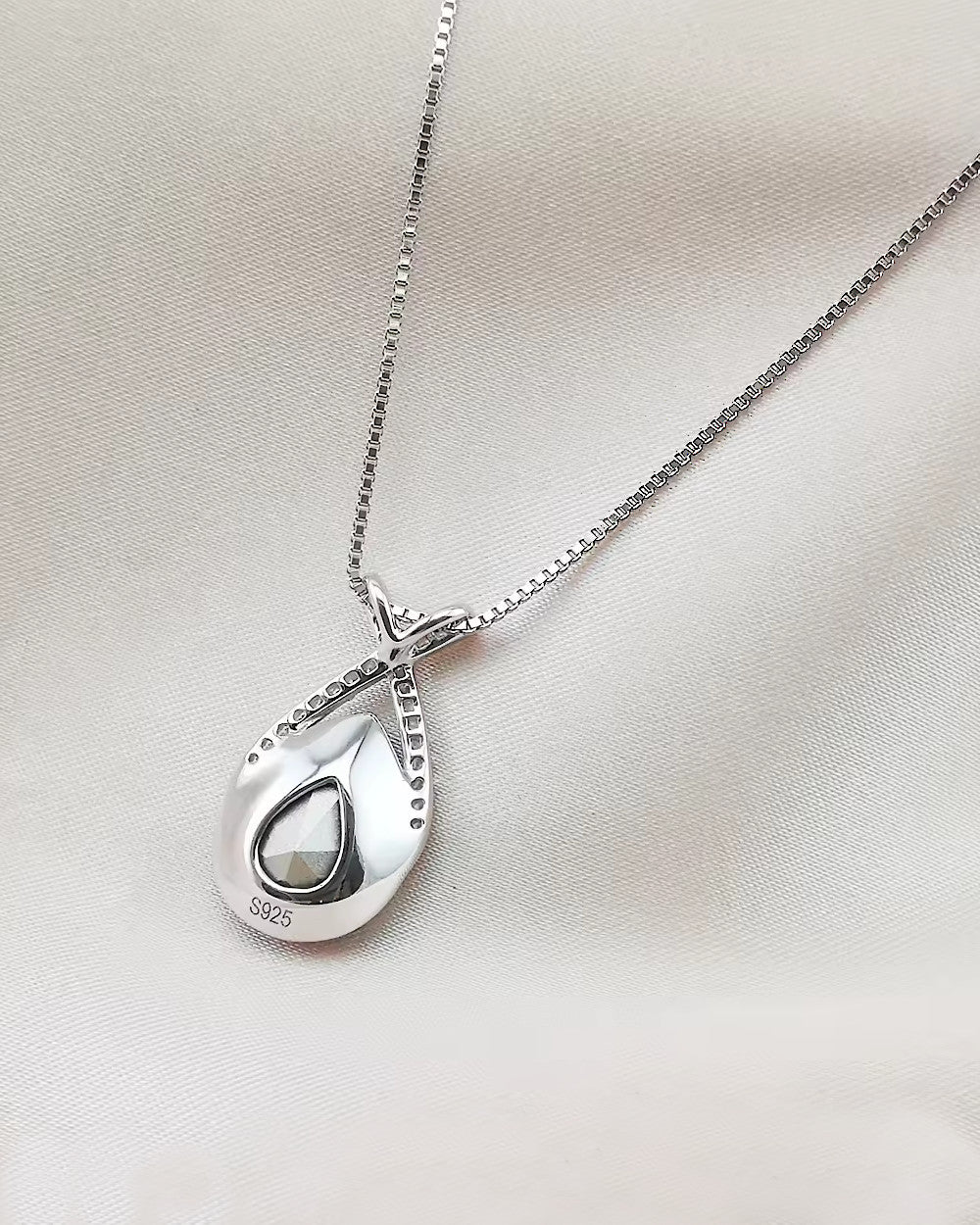 DANIEL CLIFFORD „Liana“ Damen Halskette Silber 925 mit Anhänger Kristall blau, 43cm filigrane Silberkette & blauer Kristallanhänger in Tropfenform