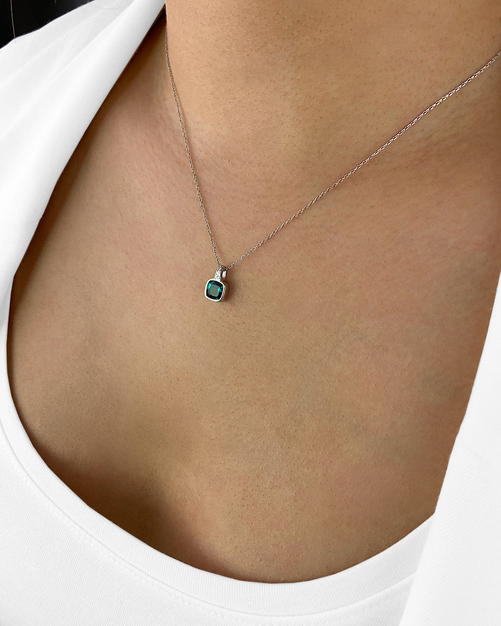 Damen Halskette Mit Smaragd & Peridot – 925 Sterling Silber, Geburtsstein-Anhänger Im Smaragdschliff