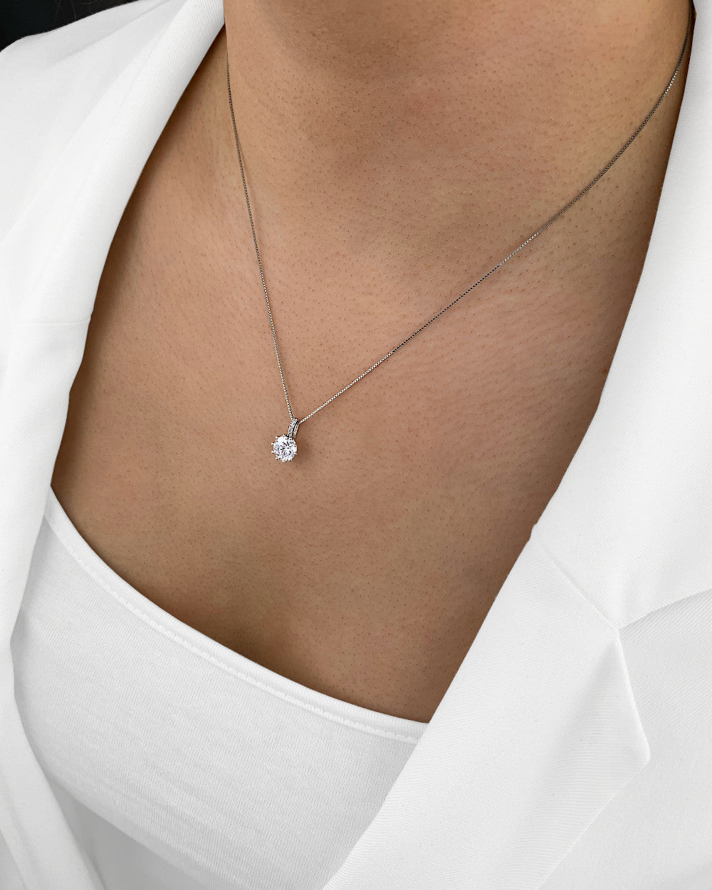 Damen Halskette Silber 925 Anhänger Kristall 'Beth', 45cm filigrane Silberkette Solitaire Anhänger Kette kleiner Stein schlicht | Daniel Clifford