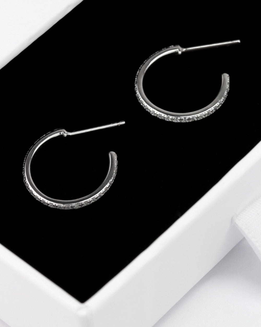Daniel Clifford Damen Schmuck Ohrringe Creolen 17 mm Zirkonia Kristalle Damen Ohrstecker Frauen Silber 925 Geschenk Freundin Mutter Schwester mittelgroße Hoops Hoop Earrings