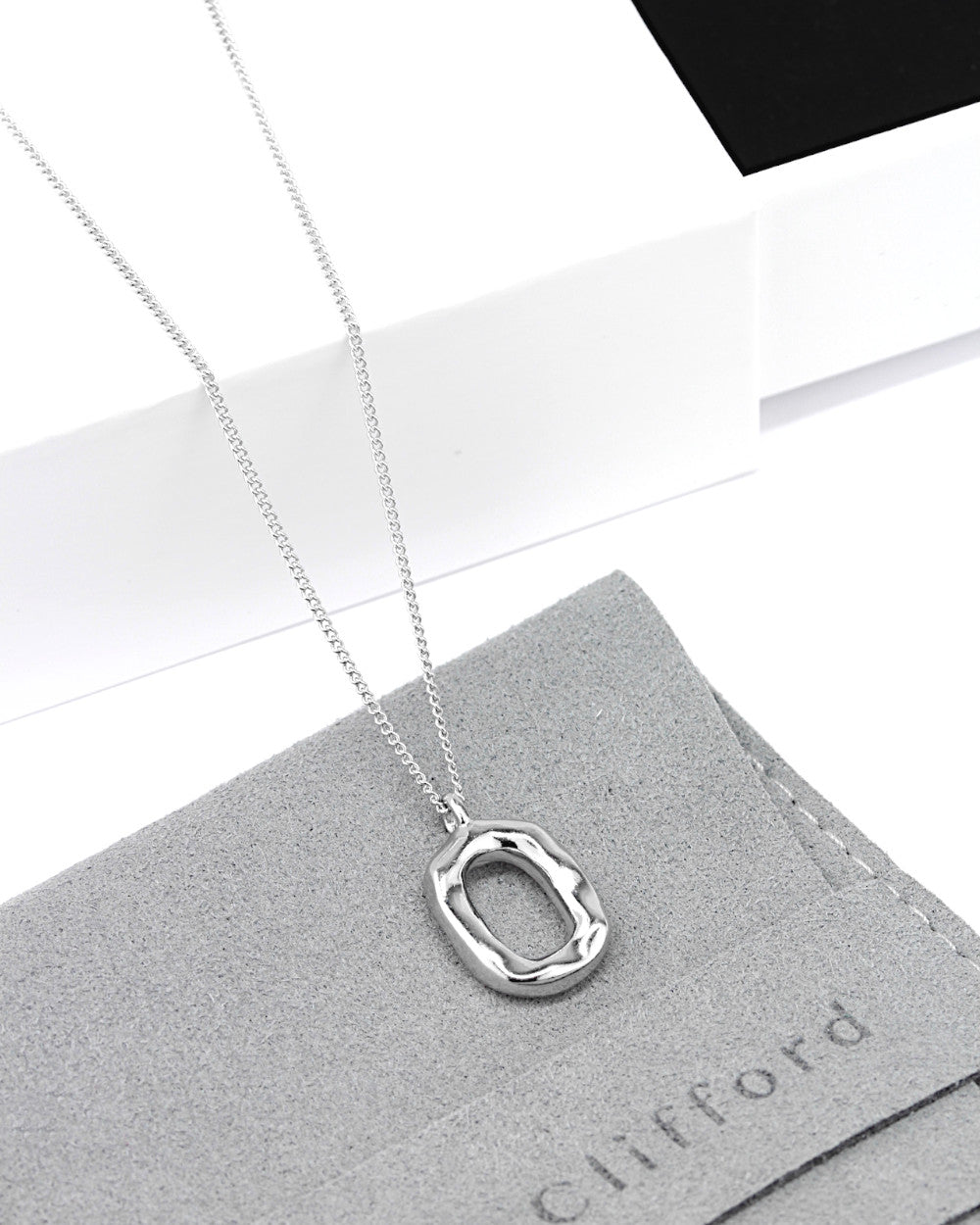 Daniel Clifford Halskette 925 Silber Damen Kette Torus Anhänger Pendant Geschenk für Frauen Freundin Mutter Schwester Oval Anhänger