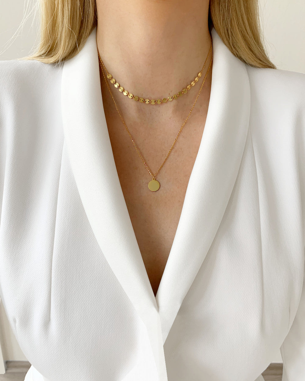 DANIEL CLIFFORD „Lina“ Damen Halskette Silber 925 vergoldet 18k Gold mit Anhänger Plättchen, zweireihige Layering Kette mit rundem Anhänger, größenverstellbar