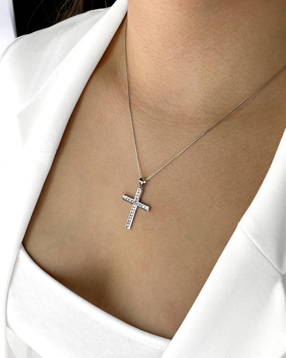 DANIEL CLIFFORD „Camille“ Damen Halskette Silber 925 Kreuz Anhänger, 45cm Kreuzkette Sterlingsilber Zirkonia Kristalle, Silberkette Kreuzanhänger